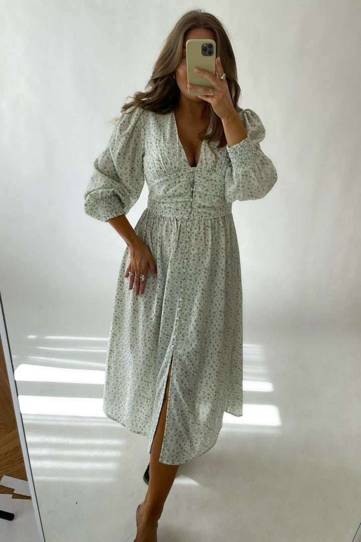Long Adel Dress - Soft Green Flower | Kjoler | Smuk - Dameklær på nett