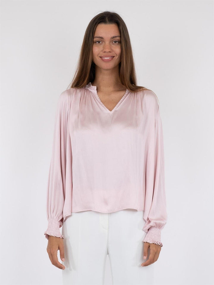 Lucie Satin Blouse Powder | Skjorter og bluser | Smuk - Dameklær på nett