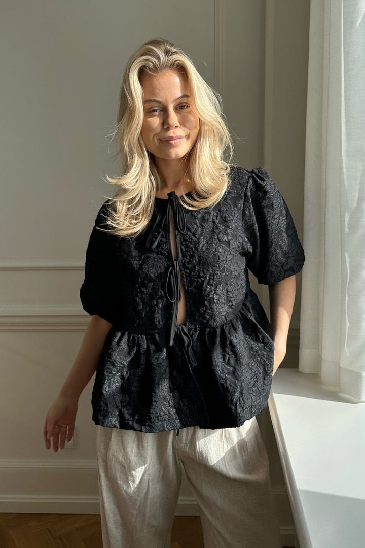 Lula Top Black | Topper | Smuk - Dameklær på nett