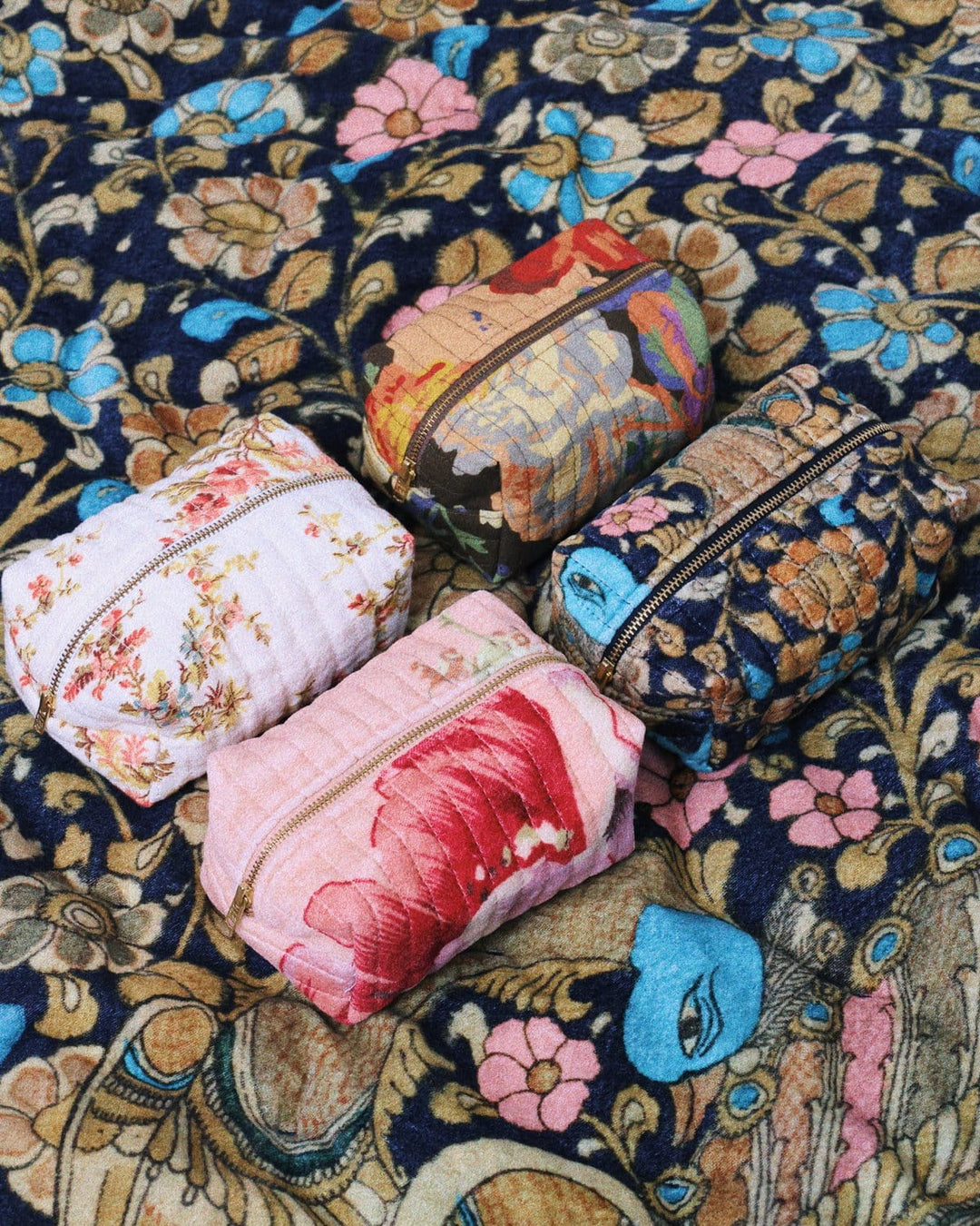 Makeup Bag Linen Blossoms | Accessories | Smuk - Dameklær på nett