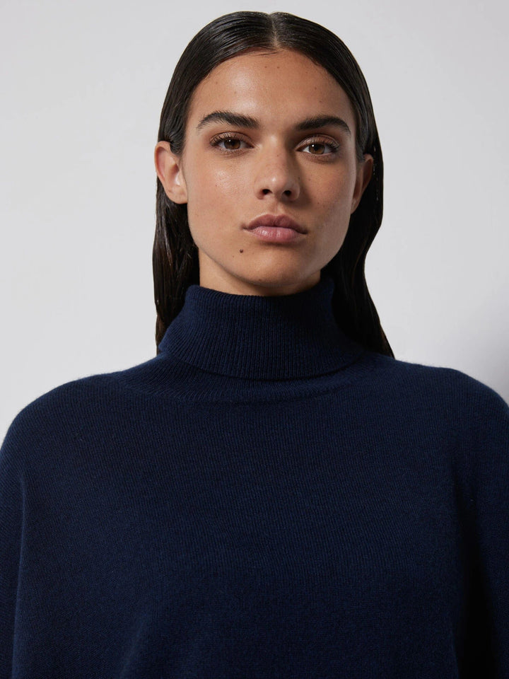 Margareth Poncho Sweater Bleu Nuit | Genser | Smuk - Dameklær på nett