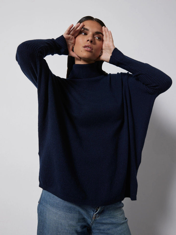 Margareth Poncho Sweater Bleu Nuit | Genser | Smuk - Dameklær på nett