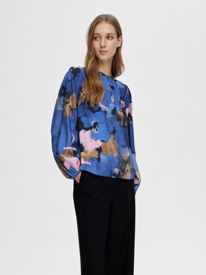 Mariette Ls Aop Top Dark Sapphire | Topper | Smuk - Dameklær på nett