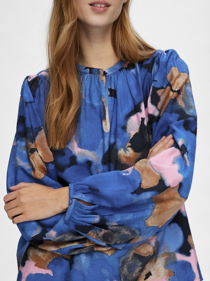 Mariette Ls Aop Top Dark Sapphire | Topper | Smuk - Dameklær på nett