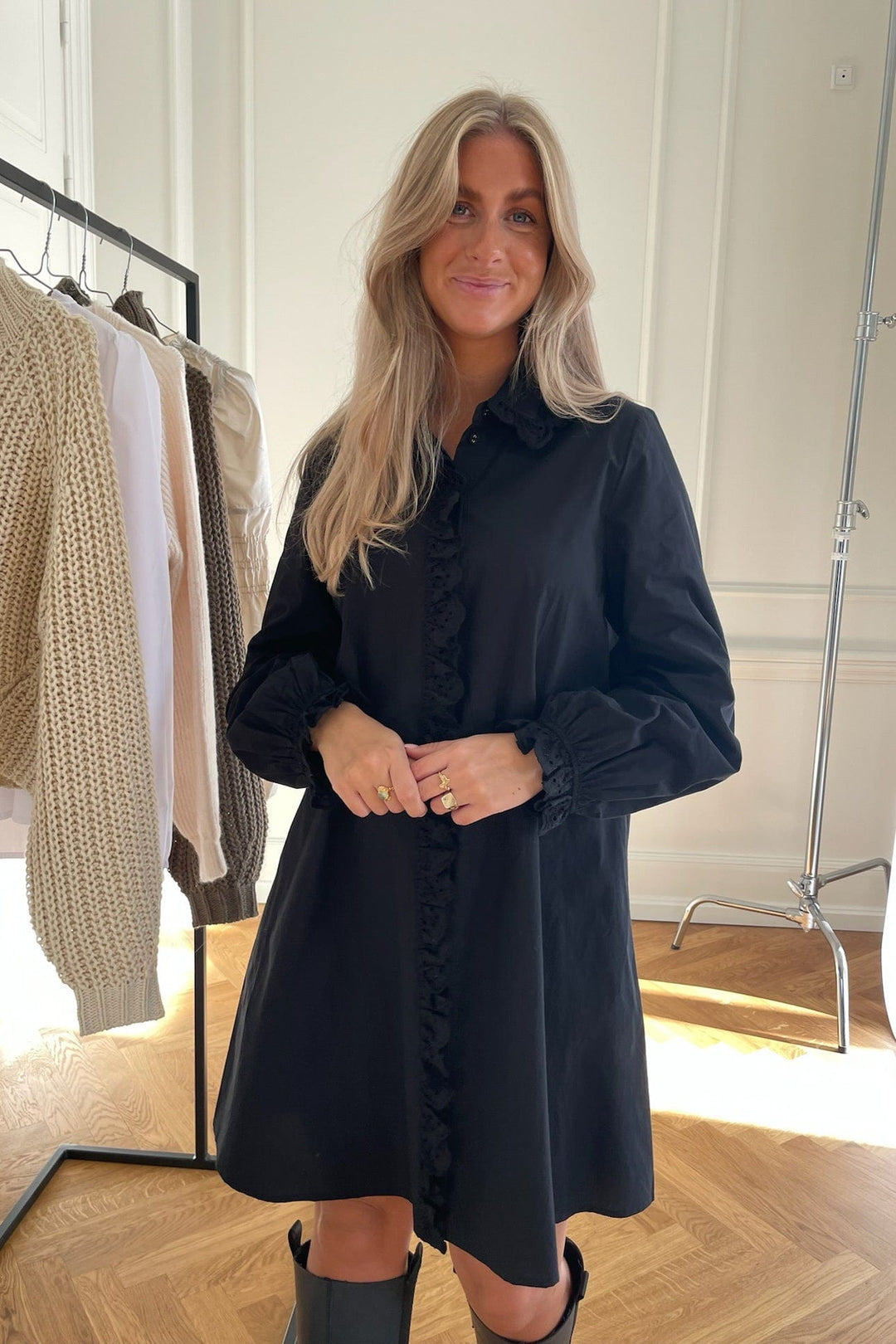 Mirelle Dress - Black Embroidery | Kjoler | Smuk - Dameklær på nett