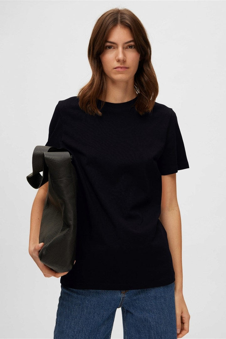 Myessential Ss O-Neck Tee Black | Topper | Smuk - Dameklær på nett