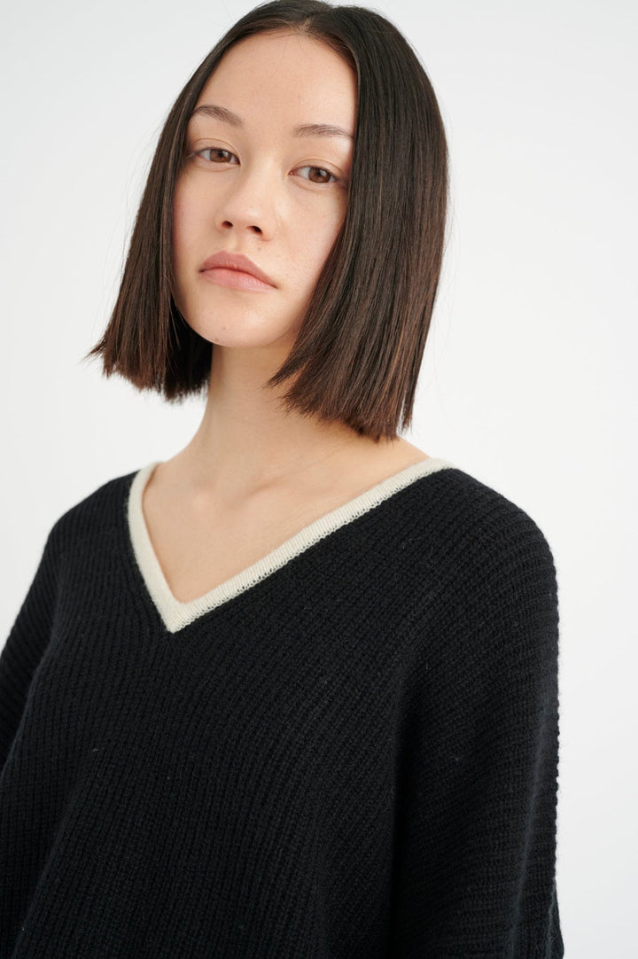 Pethraiw Pullover Black | Genser | Smuk - Dameklær på nett