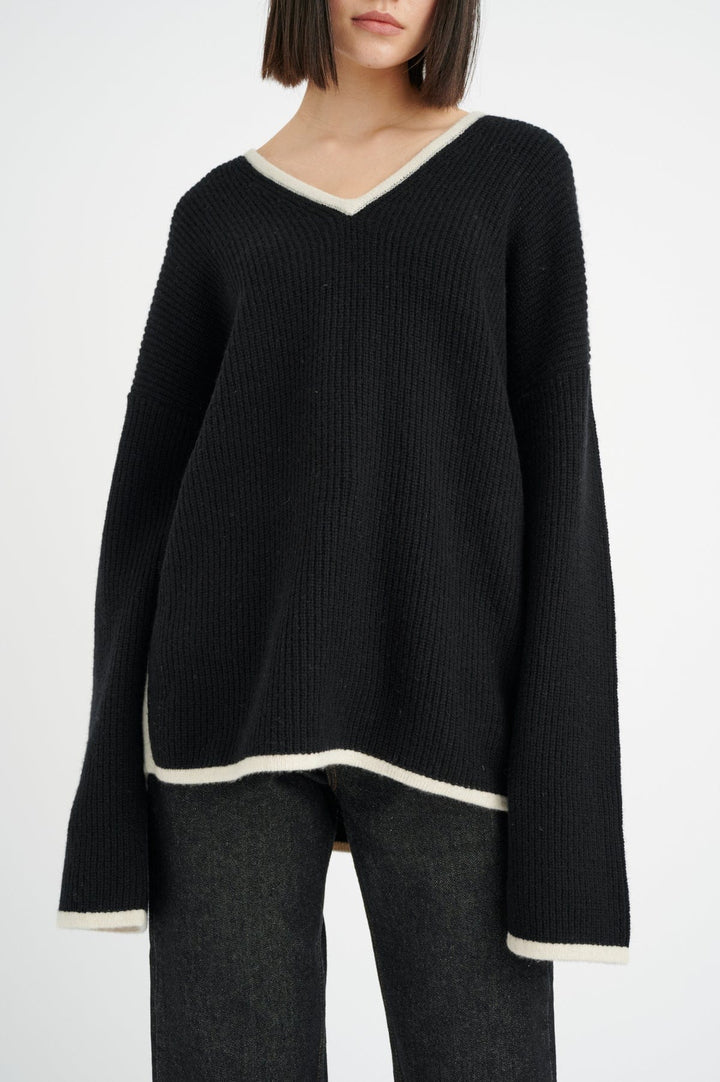 Pethraiw Pullover Black | Genser | Smuk - Dameklær på nett