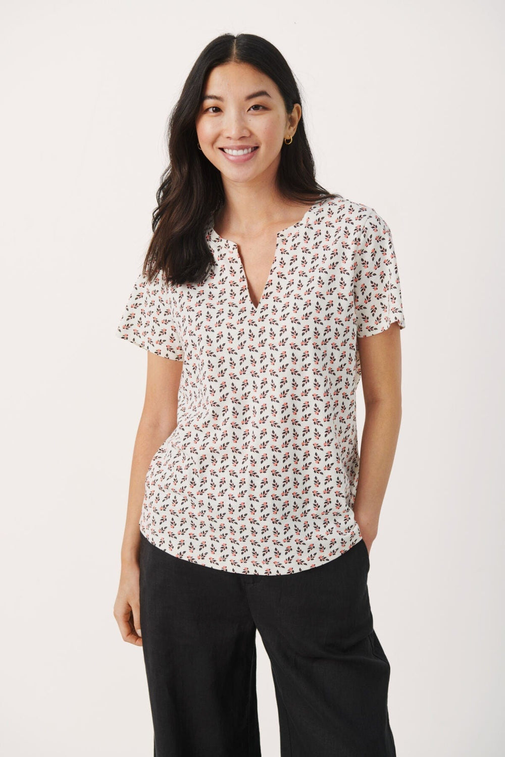 Porcelain Rose Mini Leaf Print Gesinaspw T-Shirt | Skjorter og bluser | Smuk - Dameklær på nett