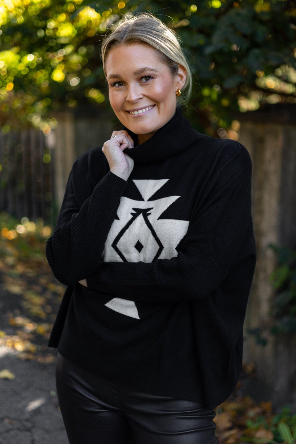 Rufina Noir Black | Genser | Smuk - Dameklær på nett
