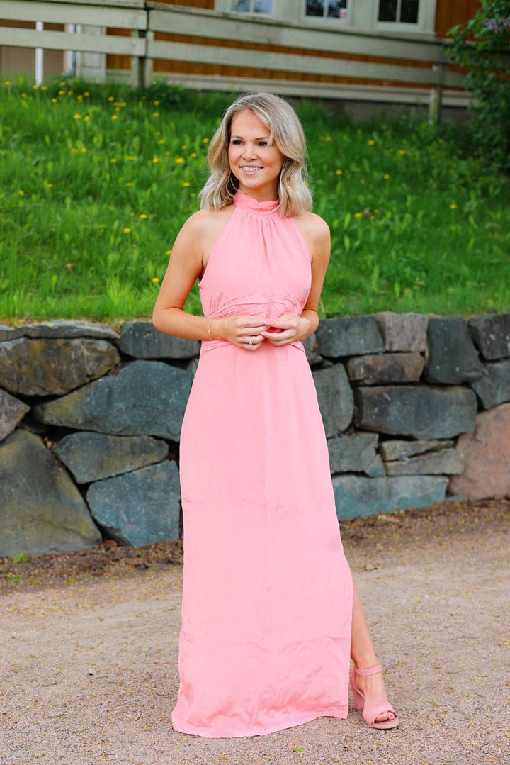 Satin Halterneck Dress Pink | Kjoler | Smuk - Dameklær på nett