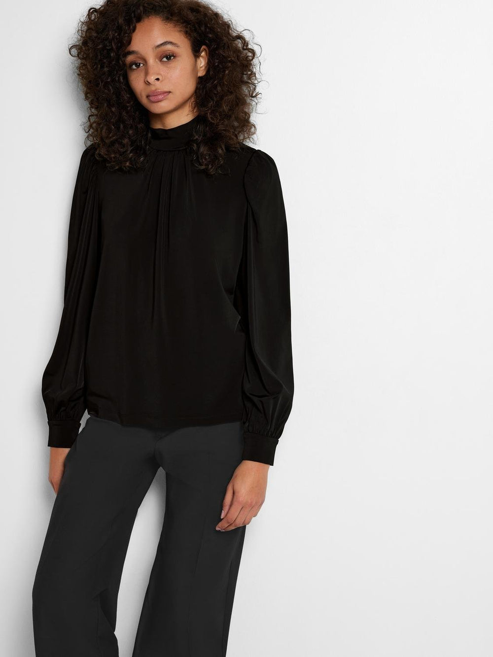 Saya Ls High Neck Top Black | Topper | Smuk - Dameklær på nett