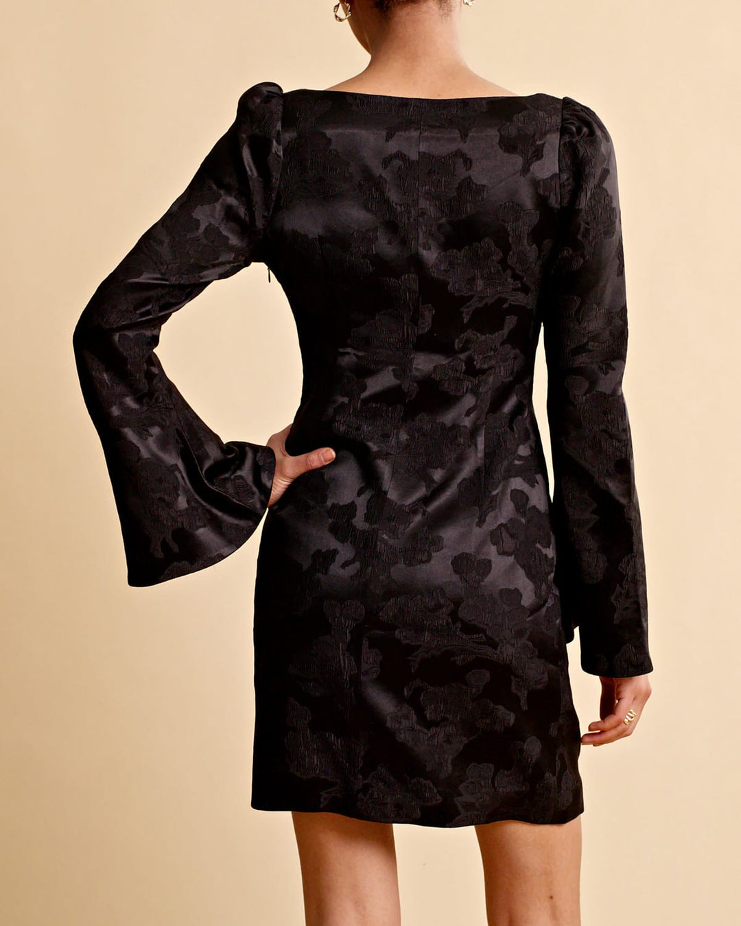 Silk Jacquard Mini Dress Black | Kjoler | Smuk - Dameklær på nett