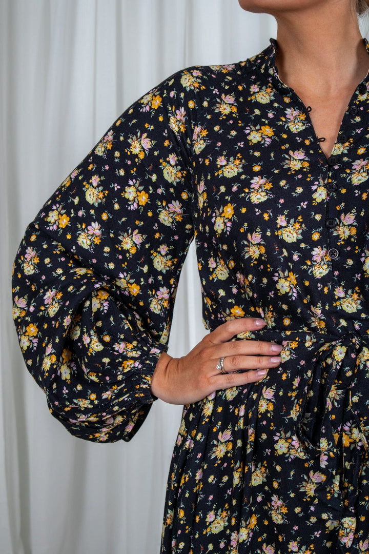 Soft Twill Shift Dress Night Garden | Kjoler | Smuk - Dameklær på nett