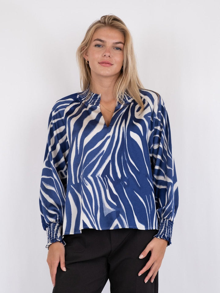 Stone Wave Line Blouse Blue | Skjorter og bluser | Smuk - Dameklær på nett