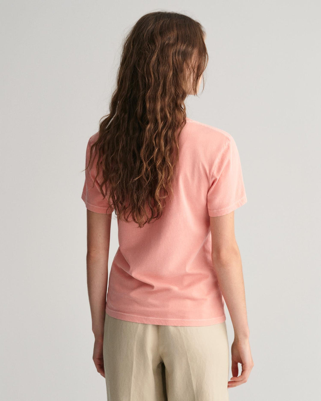 Sunfaded V-Neck T-Shirt Peachy Pink | Skjorter og bluser | Smuk - Dameklær på nett