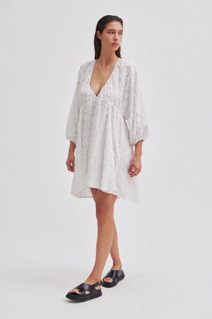 Taormina Dress Bright White | Kjoler | Smuk - Dameklær på nett