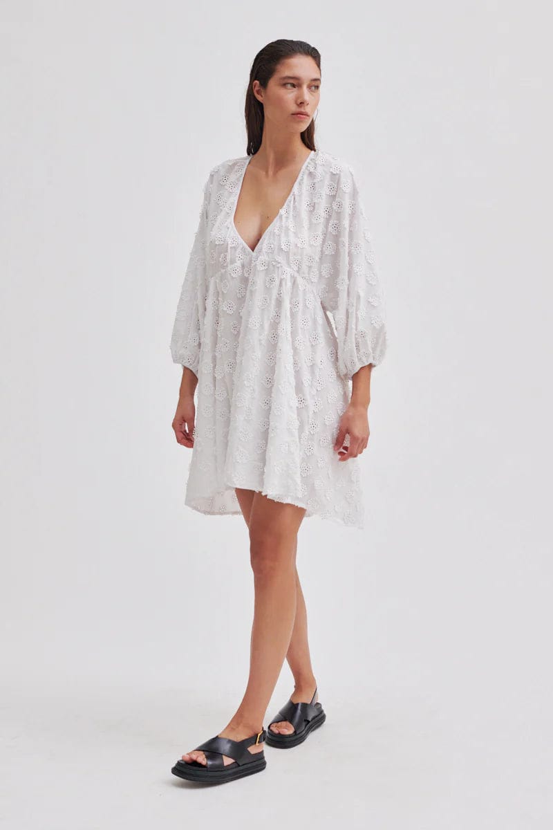Taormina Dress Bright White | Kjoler | Smuk - Dameklær på nett