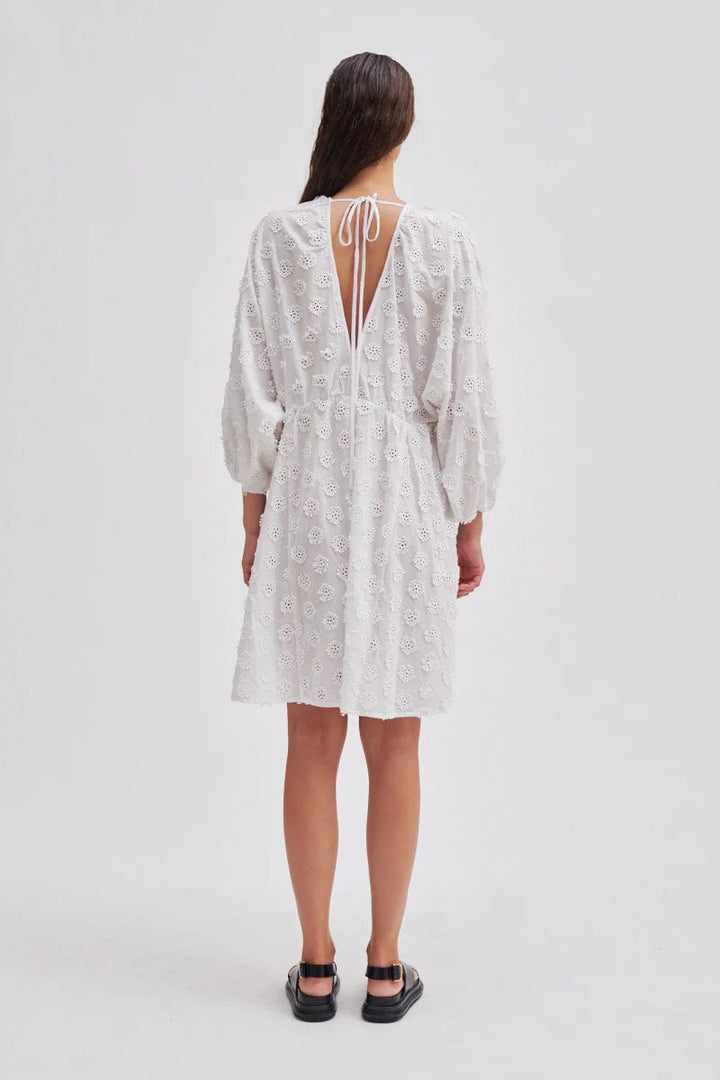 Taormina Dress Bright White | Kjoler | Smuk - Dameklær på nett