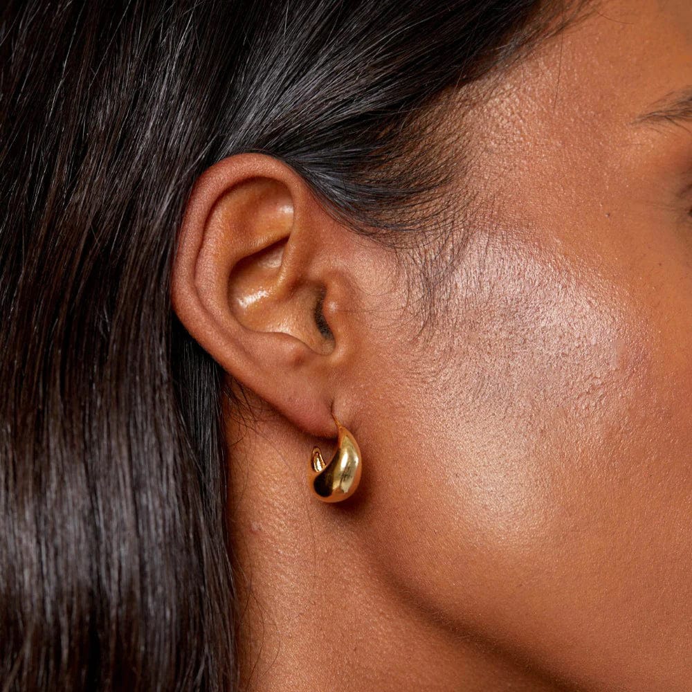 Tapered Domed Hoop Pale Gold | Accessories | Smuk - Dameklær på nett