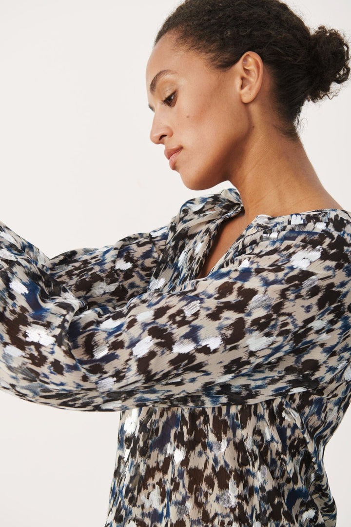 Tenniepw Blouse Texture Print Silver | Skjorter og bluser | Smuk - Dameklær på nett