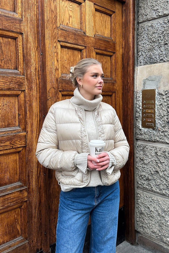 Thea Jacket Sand | Yttertøy | Smuk - Dameklær på nett