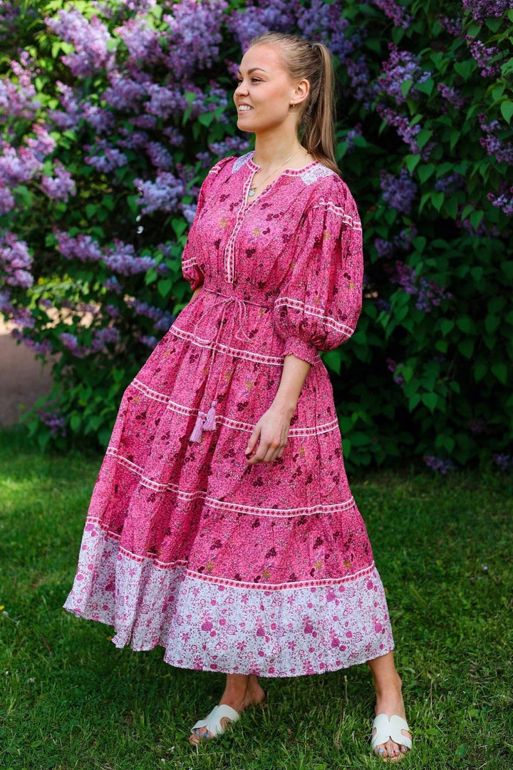 Twisted Midi Dress Pink Flower Combo | Kjoler | Smuk - Dameklær på nett