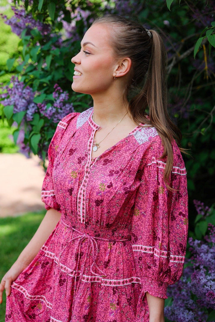 Twisted Midi Dress Pink Flower Combo | Kjoler | Smuk - Dameklær på nett