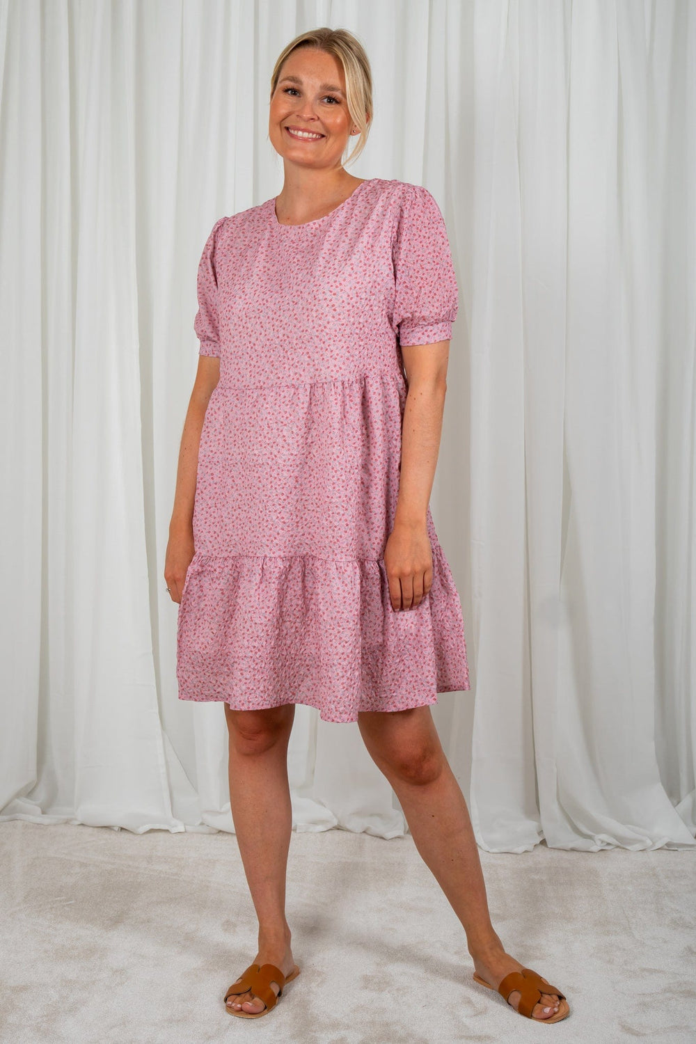 Vilma Dress - Rhubarb Flower | Kjoler | Smuk - Dameklær på nett
