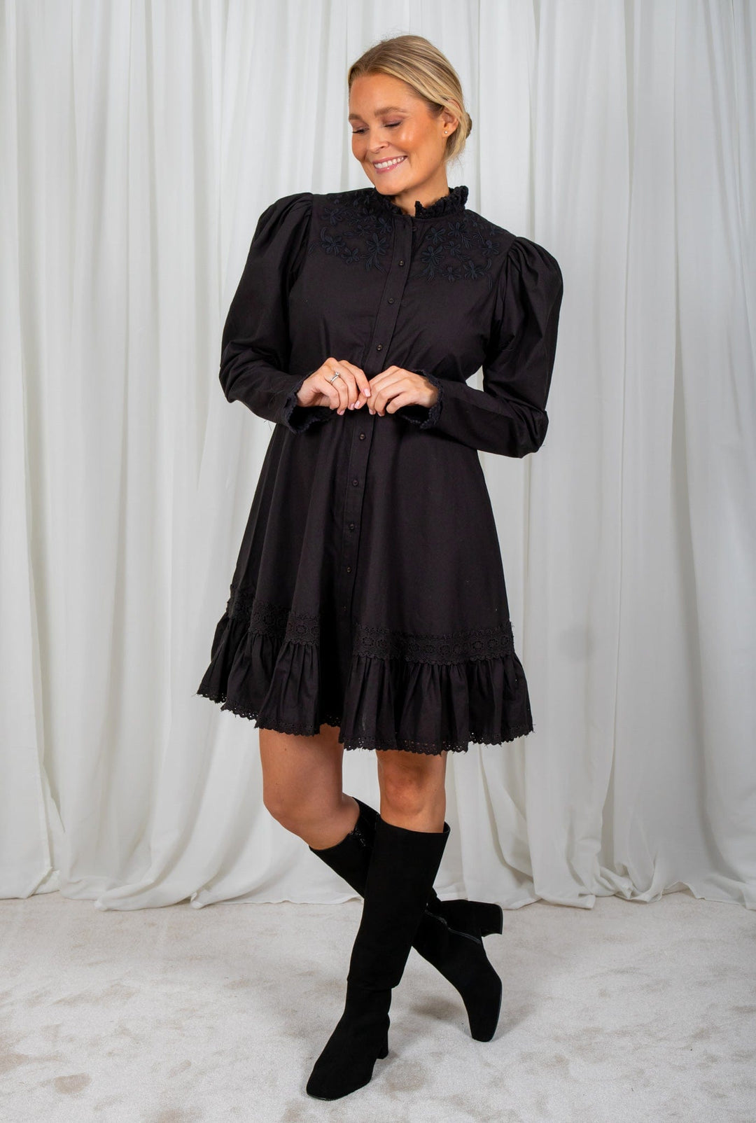Winter Cotton Button Down Dress Black | Kjoler | Smuk - Dameklær på nett