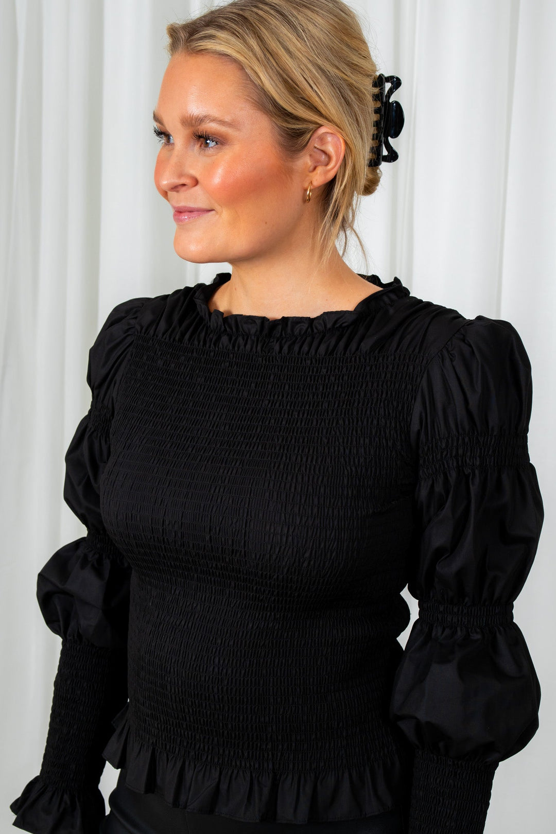 Yaschemma Ls Smock Top Black | Topper | Smuk - Dameklær på nett