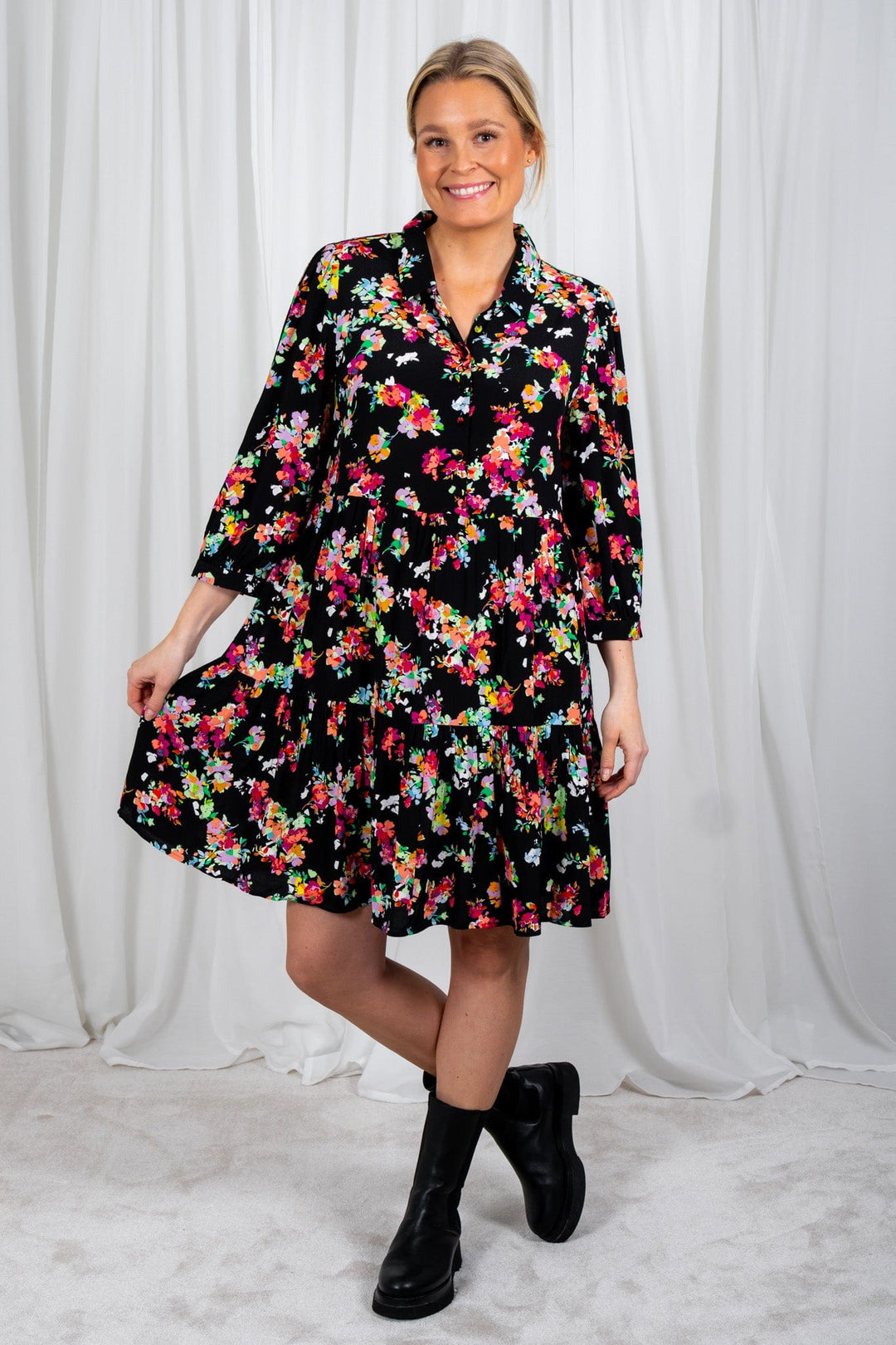 Yaserika 3/4 Dress S. Black Aloma Print | Kjoler | Smuk - Dameklær på nett