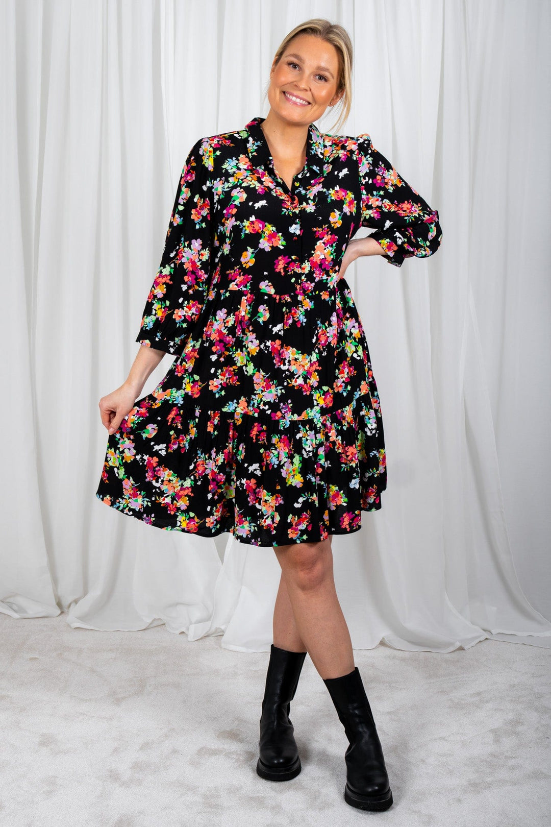 Yaserika 3/4 Dress S. Black Aloma Print | Kjoler | Smuk - Dameklær på nett