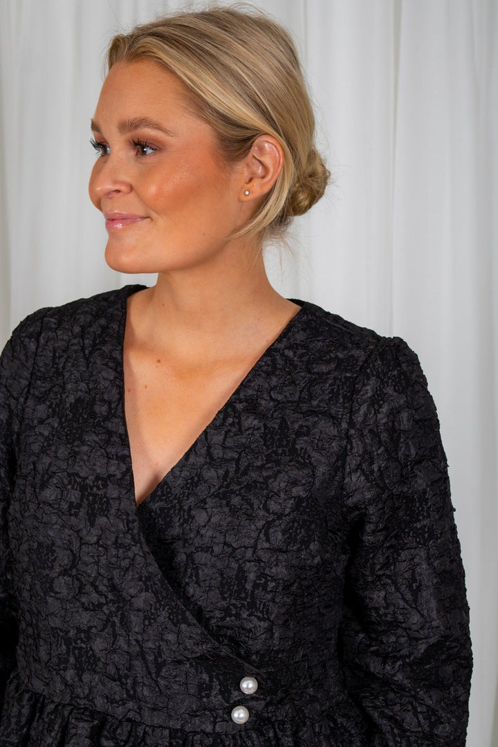 Yasjuel Ls Wrap Top Black | Skjorter og bluser | Smuk - Dameklær på nett