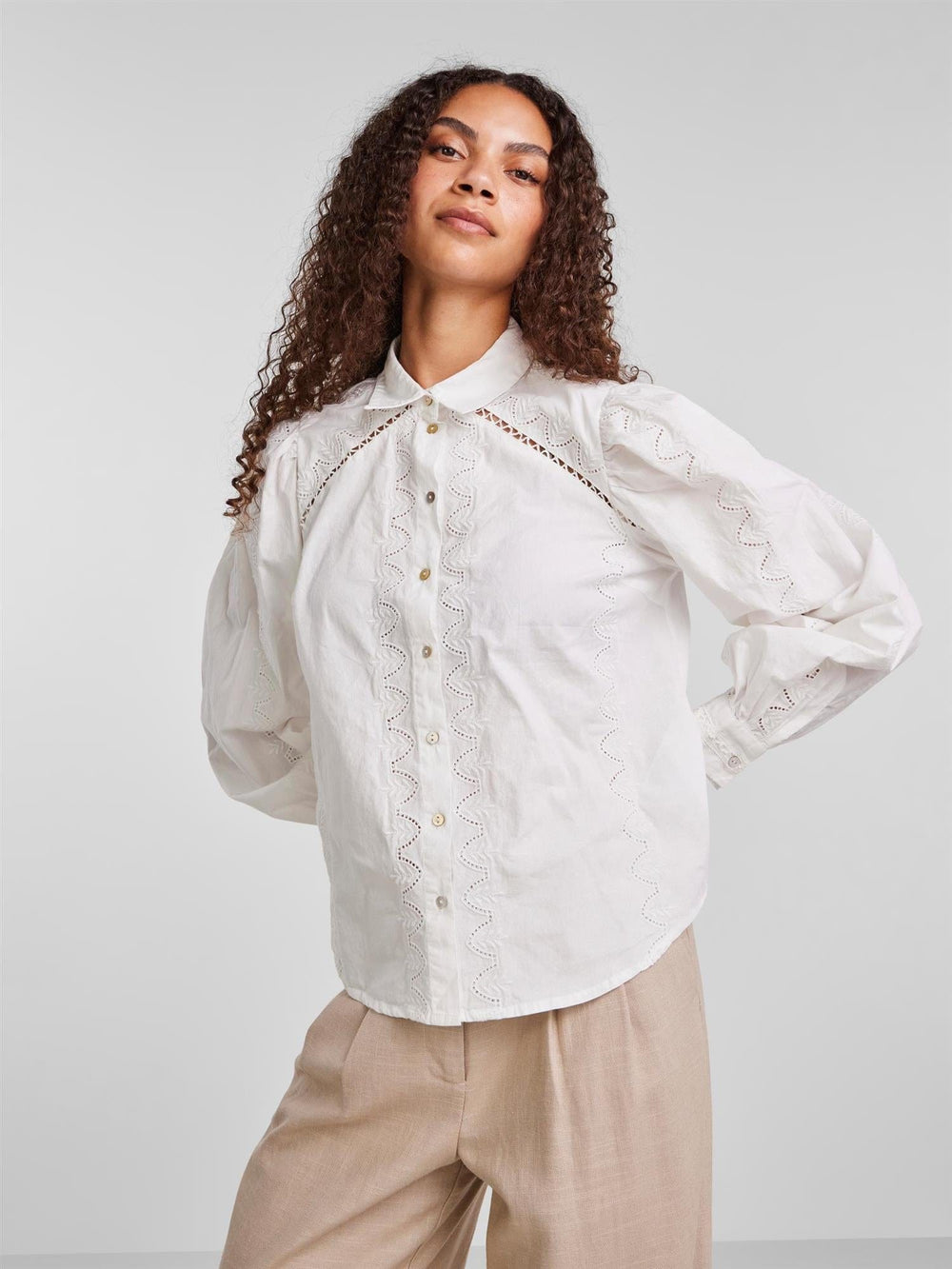 Yaskenora Ls Shirt Star White | Skjorter og bluser | Smuk - Dameklær på nett