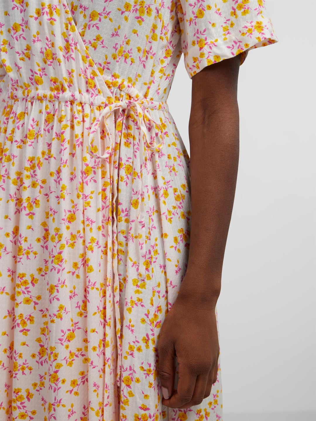 Yasmicca SS Long Wrap Dress S. Star White | Kjoler | Smuk - Dameklær på nett