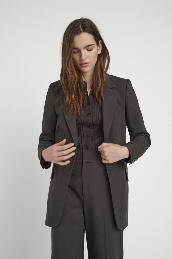 Zellaiw Long Blazer Truffle | Blazer | Smuk - Dameklær på nett